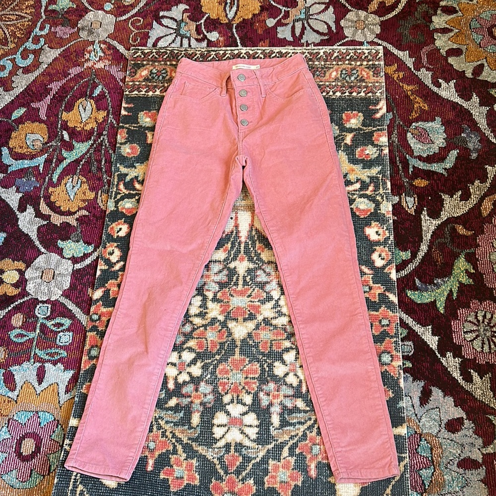 Levi’s Pink 721 CORDUROY HIGH RISE BUTTON Fly Pants